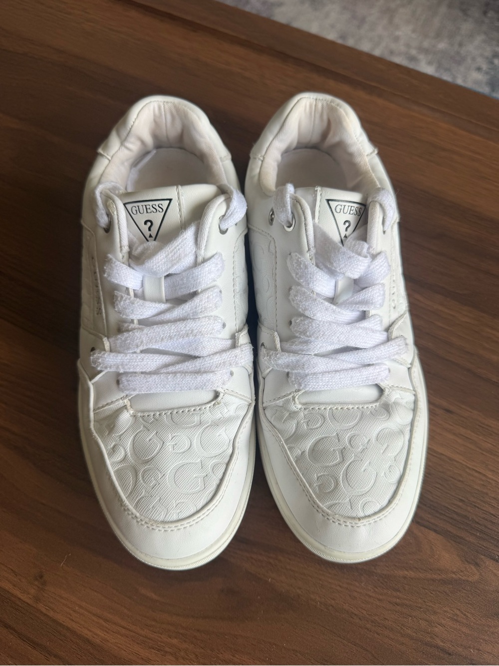 GUESS Men's White Low-Top Embossed Logo Sneakers